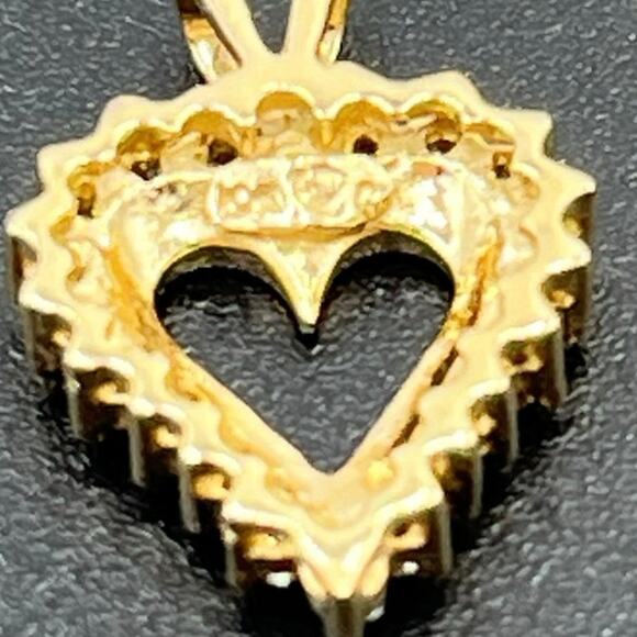Signed 10K Yellow Gold Diamond Heart 0.20ct TW 20 Diamond 1.25g Pendant - Picture 7 of 11